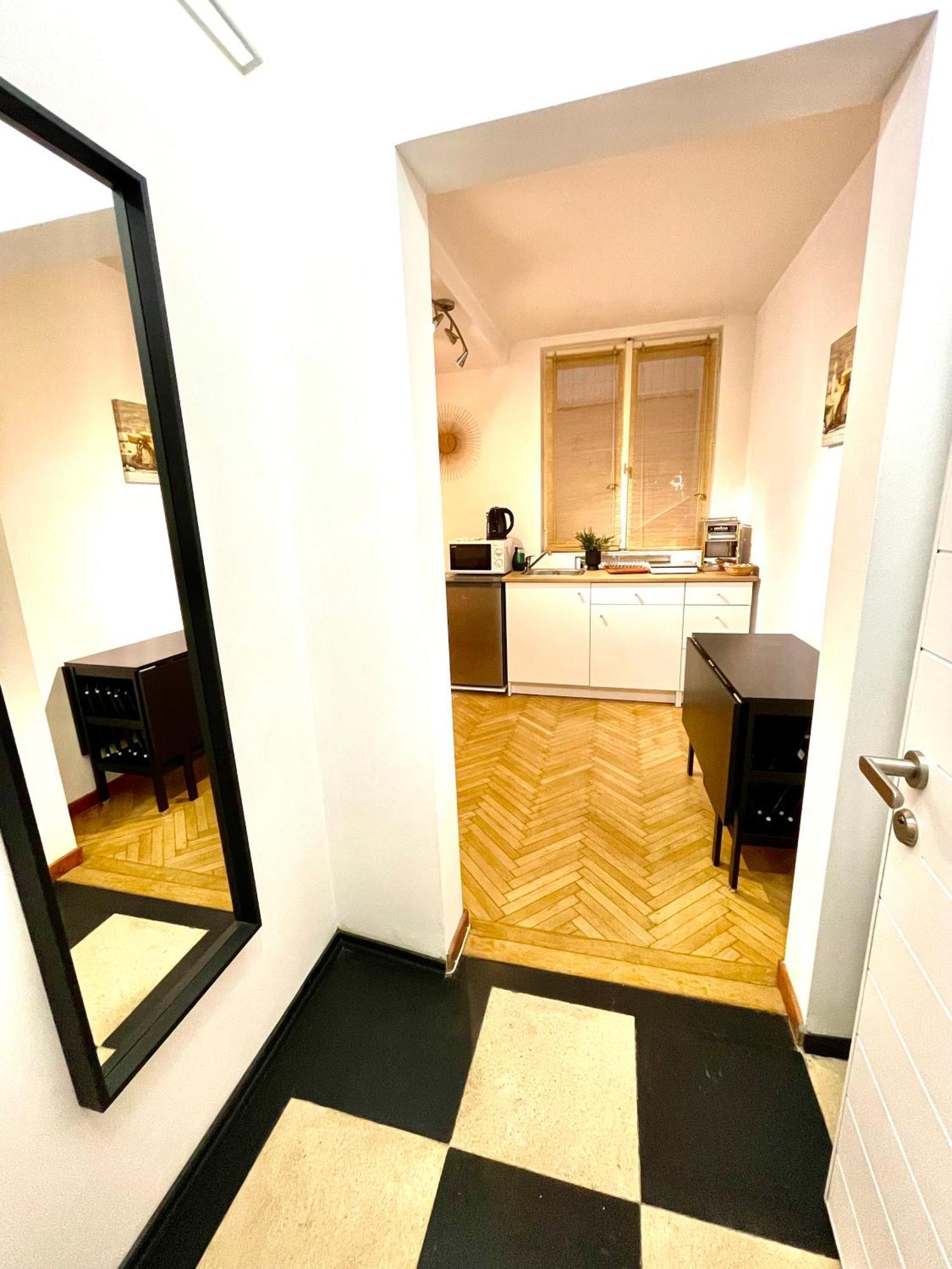 Metropole Apartments - Old City Bukarest Eksteriør billede