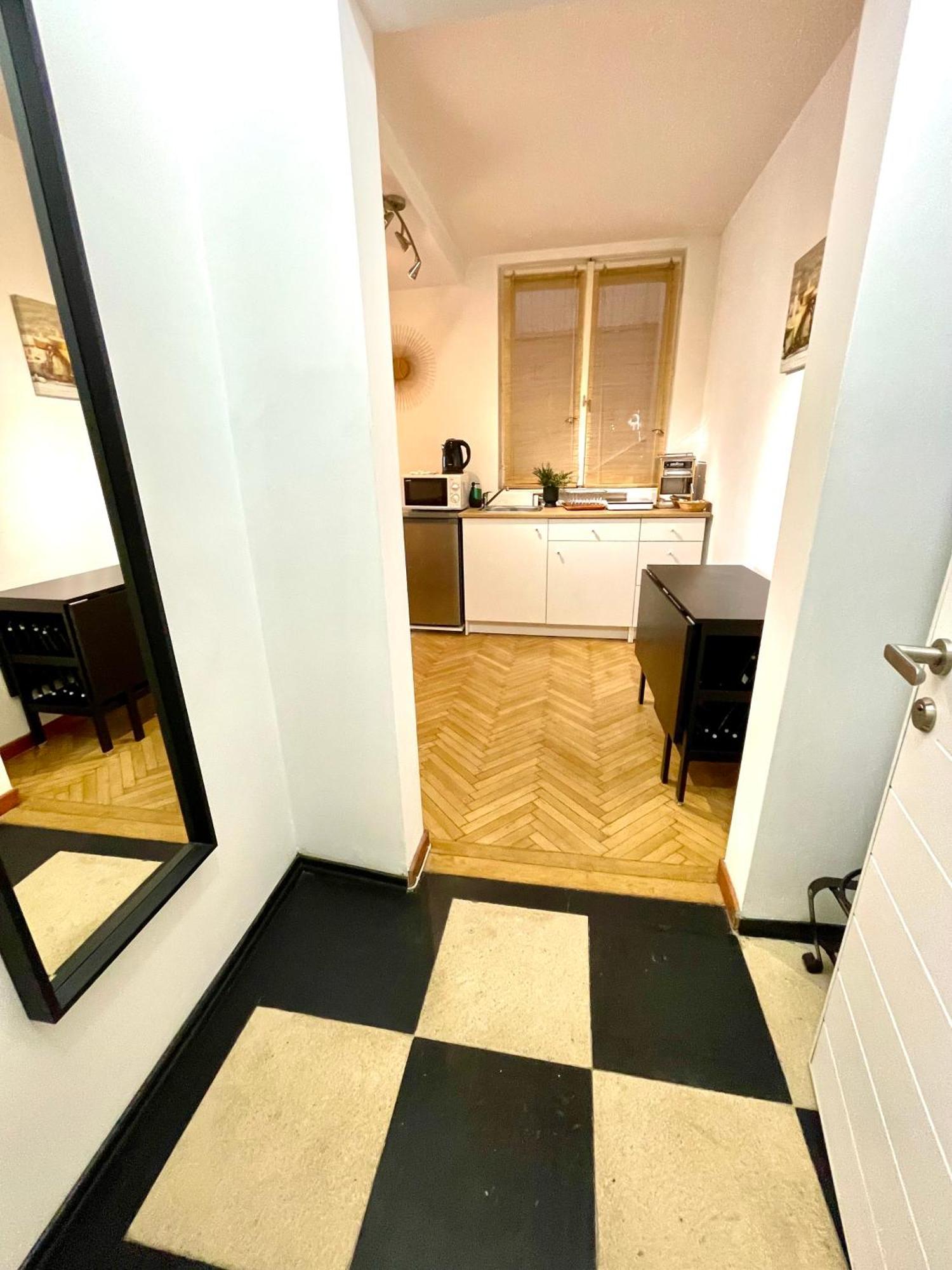Metropole Apartments - Old City Bukarest Eksteriør billede